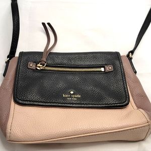 Kate spade crossbody beige and black pebbled leather